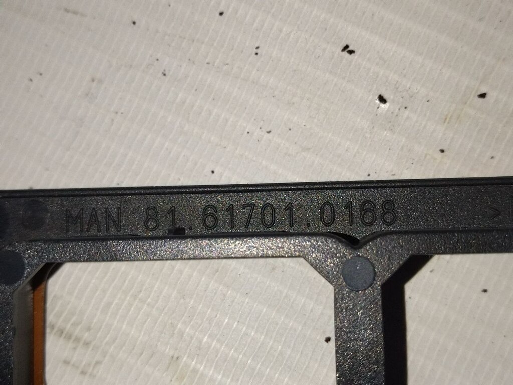 рамка клавиш б/у \ сломаны крепления с одной стороны - 3